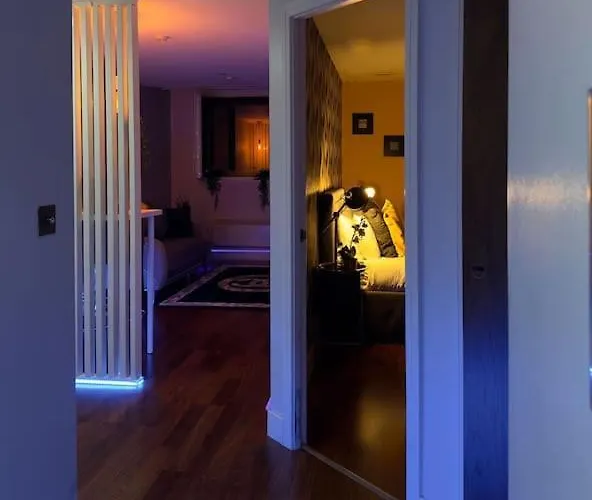 Cosy City Centre Apartment With Parking