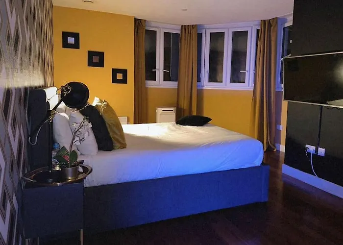 Cosy City Centre Apartment With Parking