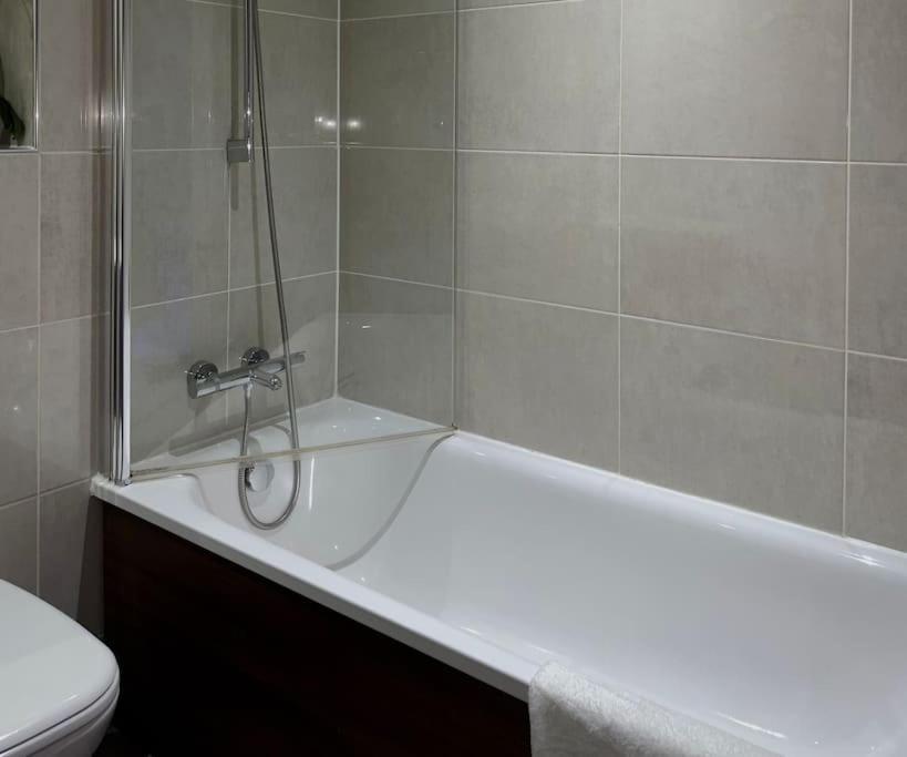 Cosy Centre With Parking Apartment Birmingham