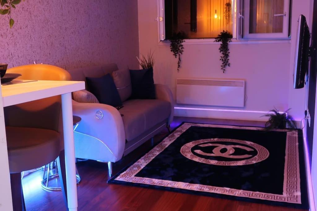 Cosy Centre With Parking *